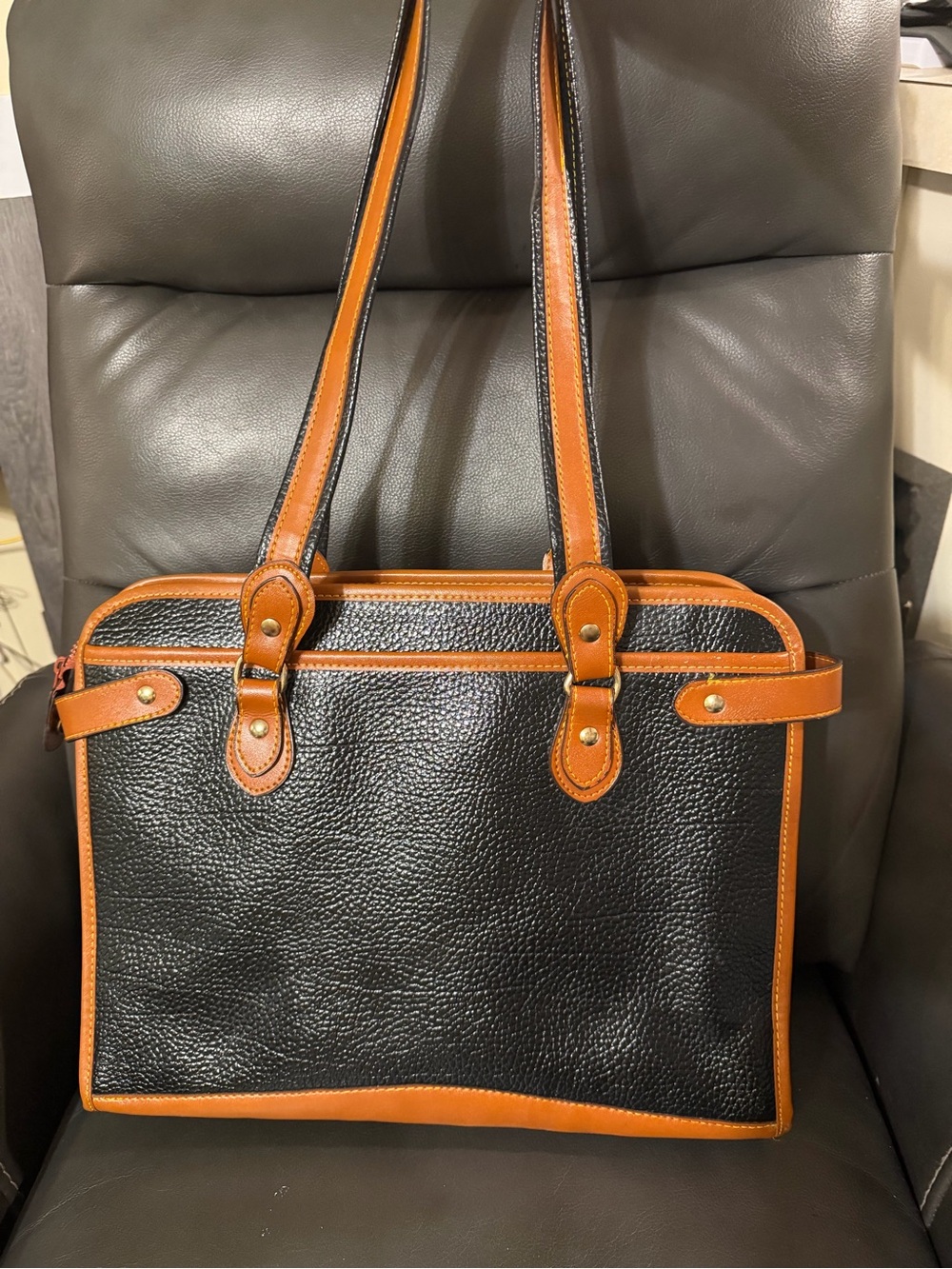 Vintage Dooney & Bourke Black and Tan Pebbled Leather Shoulder Tote - Picture 2 of 15